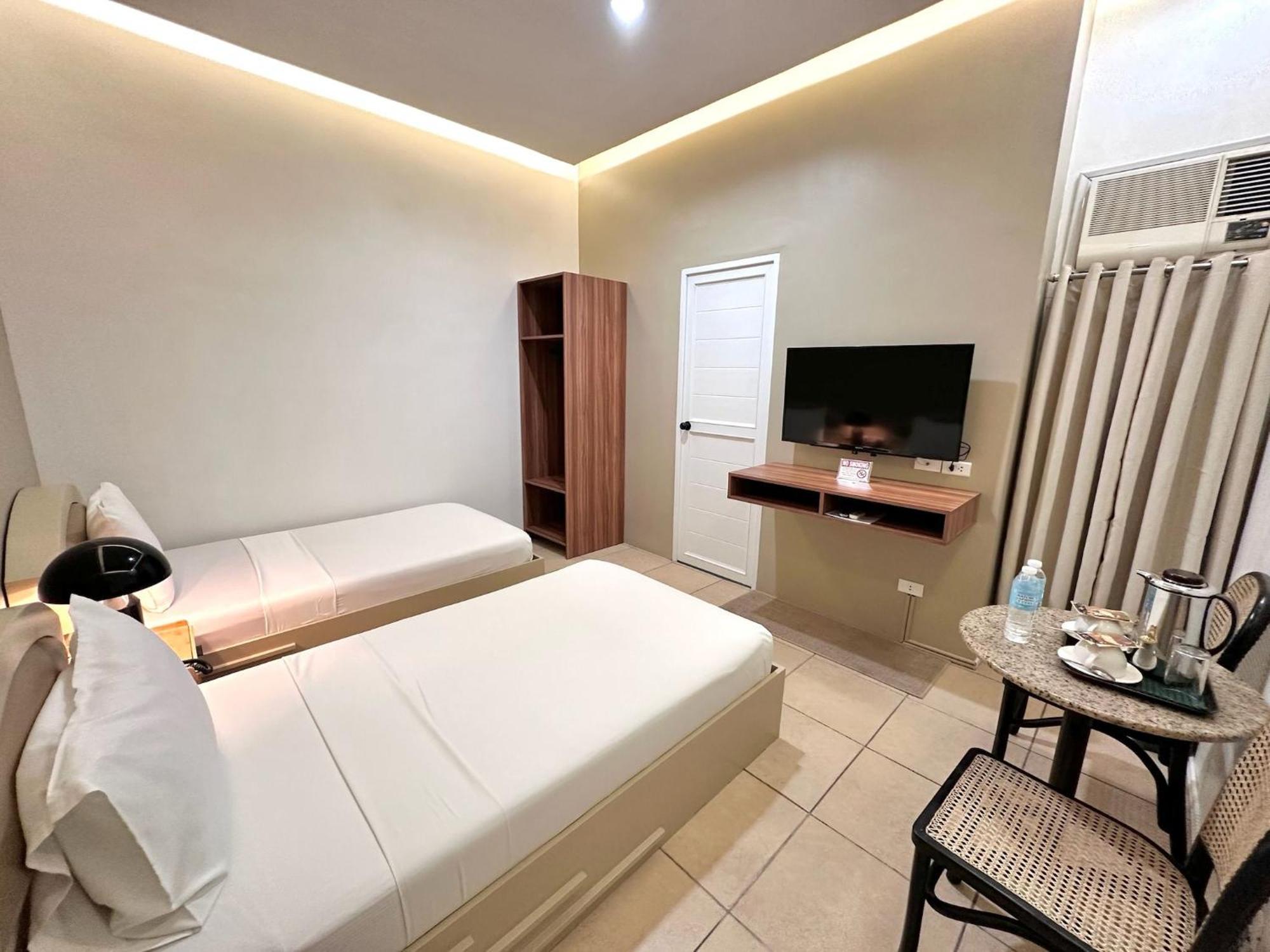 Hotel Nicanor Dumaguete City Exterior photo