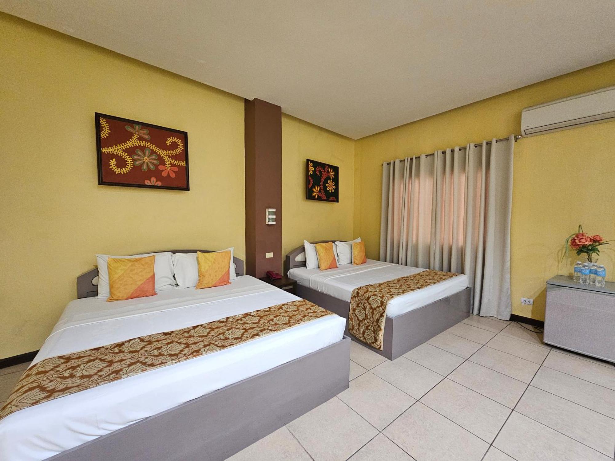Hotel Nicanor Dumaguete City Exterior photo